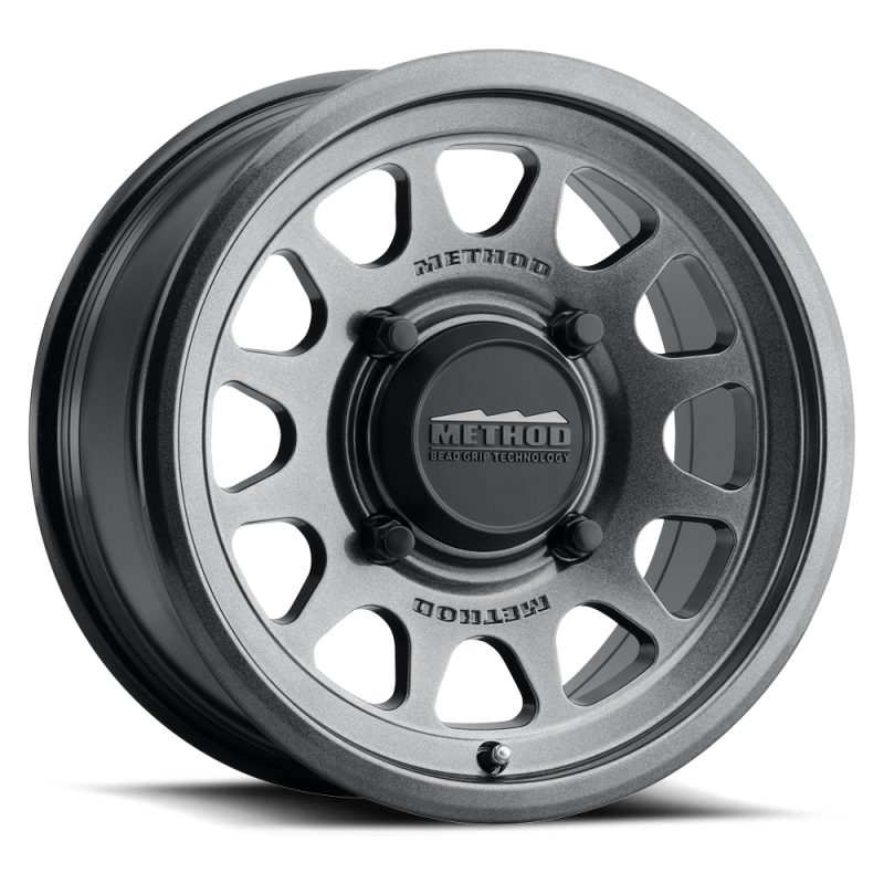 Method Wheels MR414570121252 Method MR414 Bead Grip 15x7 / 5+2/38mm Offset / 5x4.5 / 76mm CB Graphite Wheel