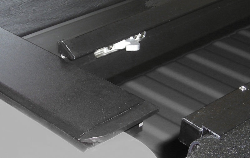 Roll-N-Lock LG447M 09-17 Dodge RAM 1500 XSB 67in M-Series Retractable Tonneau Cover