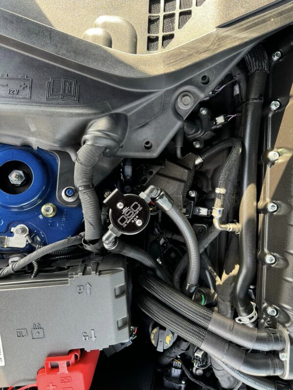 J&L 3092P-B 24-25 Ford Mustang GT w/ Whipple Supercharger Oil Separator 3.0 PCV Side - Black Anodized