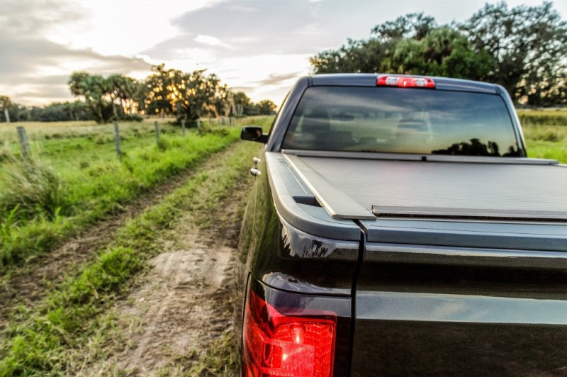 Roll-N-Lock BT530A 16-18 Toyota Tacoma Double Cab SB 60-1/2in A-Series Retractable Tonneau Cover