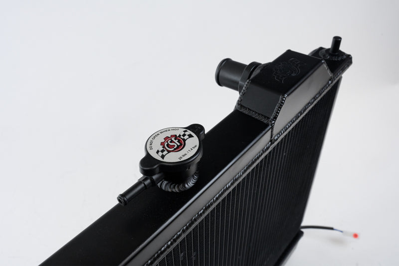 CSF 7075B 96-07 Mitsubishi Evo 4/5/6/7/8/9 Full-Slim Radiator w/12in Fan & Shroud/-16AN - Black