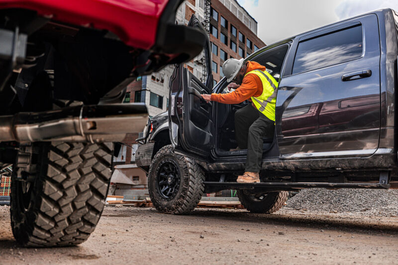 Amp Research AMP96338-01A Powerstep Vision 22- Toyota Tundra