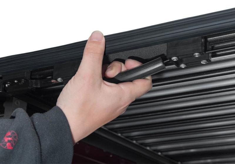 Retrax 30232 09-18 RAM 1500 w/o RamBox (6.4ft. Bed) IX