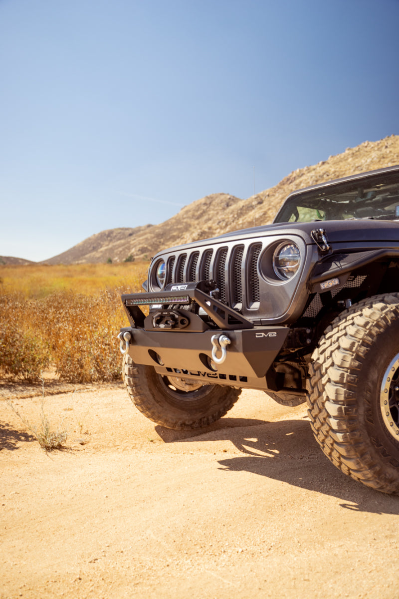 DV8 Offroad FBJL-06 07-23 Jeep Wrangler/Gladiator JT/JK/JL FS-25 Stubby Front Bumper w/Plated Bull Bar