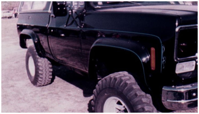 Bushwacker 40003-11 75-80 Chevy K10 Suburban Cutout Style Flares 2pc - Black