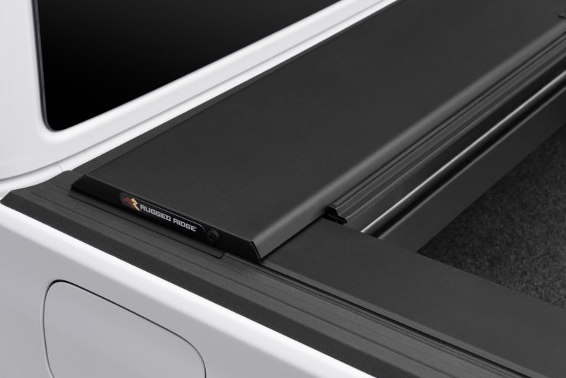 Rugged Ridge 13550.34 Armis Retractable Locking Bed Cover w/o Trail Rails 20-21 Jeep Gladiator JT