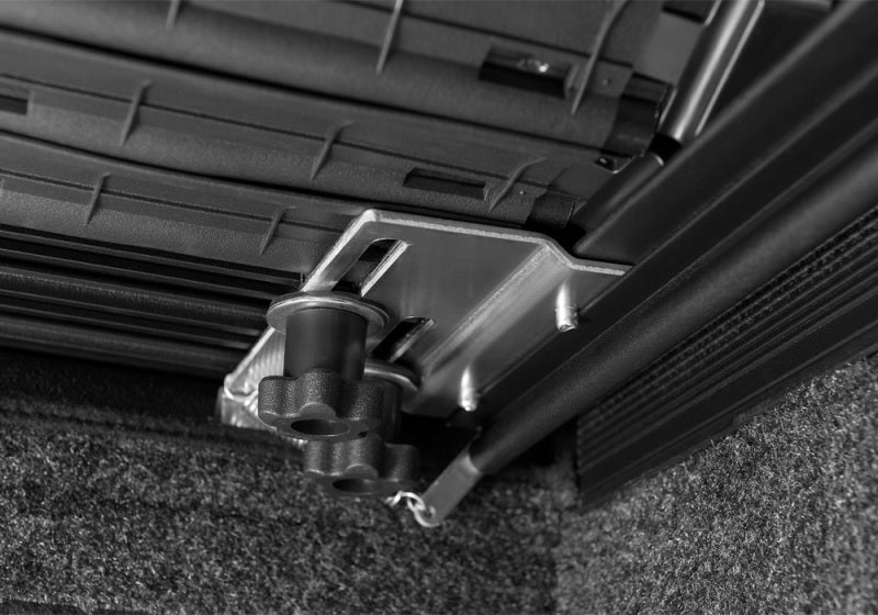 BAK 80135 19-21 GM Sierra 1500 (Carbon Pro Bed Cover) Revolver X4s 5.9ft Bed Cover