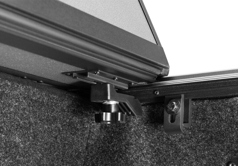 BAK 448525 17-20 Nissan Titan 5ft 6in Bed Flip MX4 Matte Finish