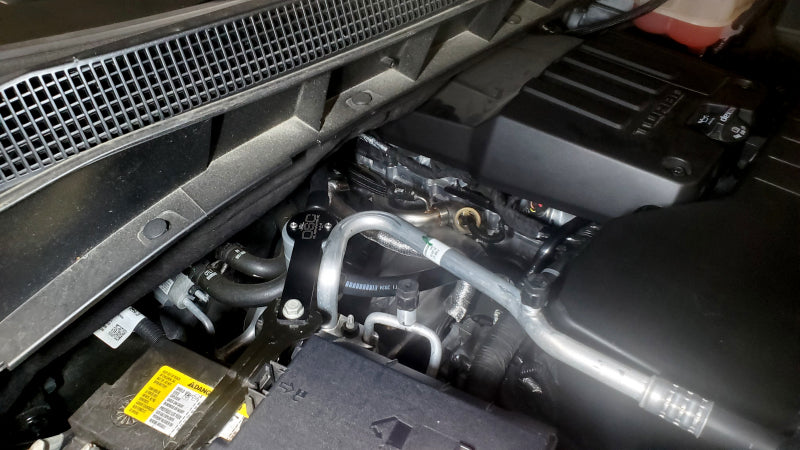 J&L 3093P-C 19-23 Chevy Silverado/GMC Sierra 1500 2.7L Passenger Side Oil Separator 3.0 - Clear Anodized