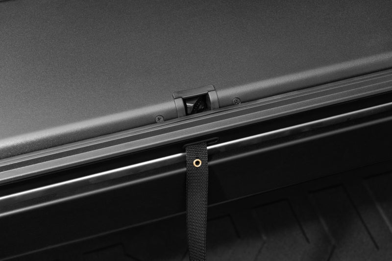 Roll-N-Lock BT220A 14-18 Chevy Silverado/Sierra 1500 XSB 68in A-Series Retractable Tonneau Cover