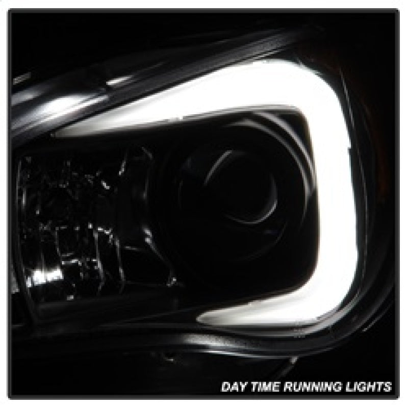 SPYDER 5083920 Spyder Subaru WRX 2006-2007 Projector Headlights - Halogen Only - Black PRO-YD-SWRX06-LBDRL-BK