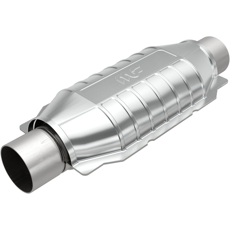 Magnaflow 51006 MagnaFlow Conv Univ 2.5in Inlet/Outlet Center/Center Oval 12in Body L x 6.5in W x 16in Overall L