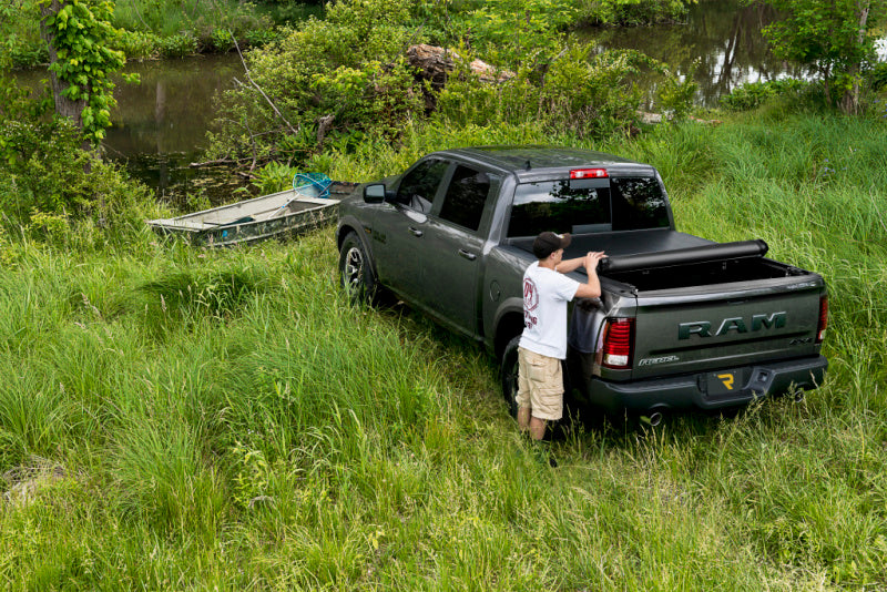 Truxedo 773301 2020 GMC Sierra & Chevrolet Silverado 2500HD & 3500HD 6ft 9in Deuce Bed Cover