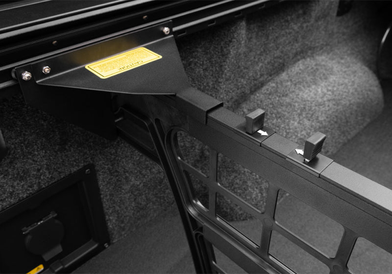 Roll-N-Lock CM151 17-19 Ford F-250/F-350 Super Duty SB 80-3/8in Cargo Manager