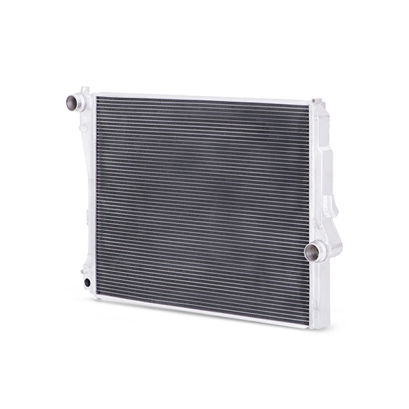 Mishimoto MMRAD-E46-323A 99-06 BMW 323i/323i/328i/330i w/ Auto Transmission Performance Aluminum Radiator