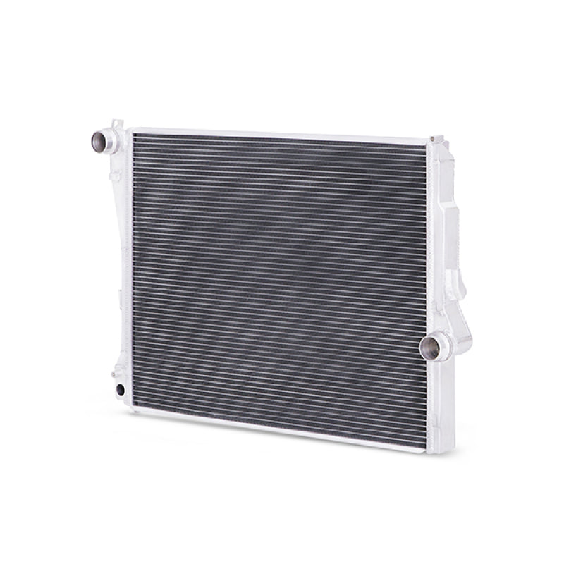 Mishimoto MMRAD-E46-323A 99-06 BMW 323i/323i/328i/330i w/ Auto Transmission Performance Aluminum Radiator