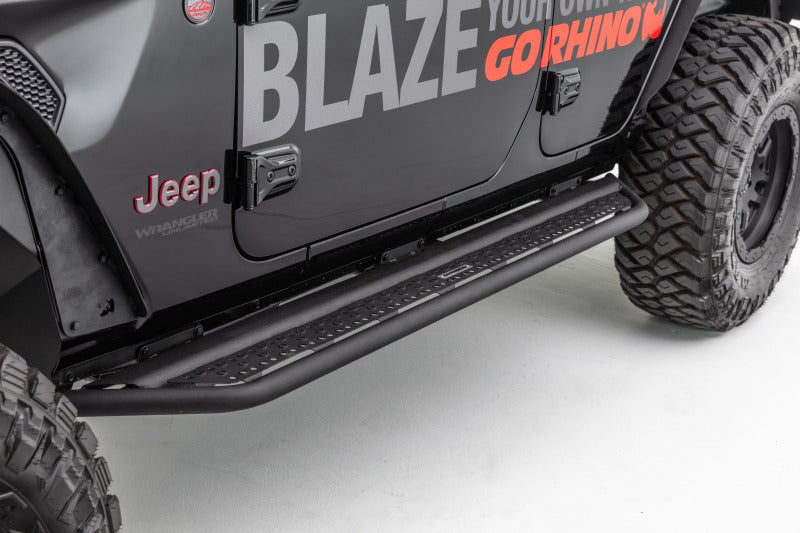 Go Rhino D64506T 18-20 Jeep Wrangler JLU Dominator Extreme D6 SideSteps Complete Kit w/SideStep + Brkts