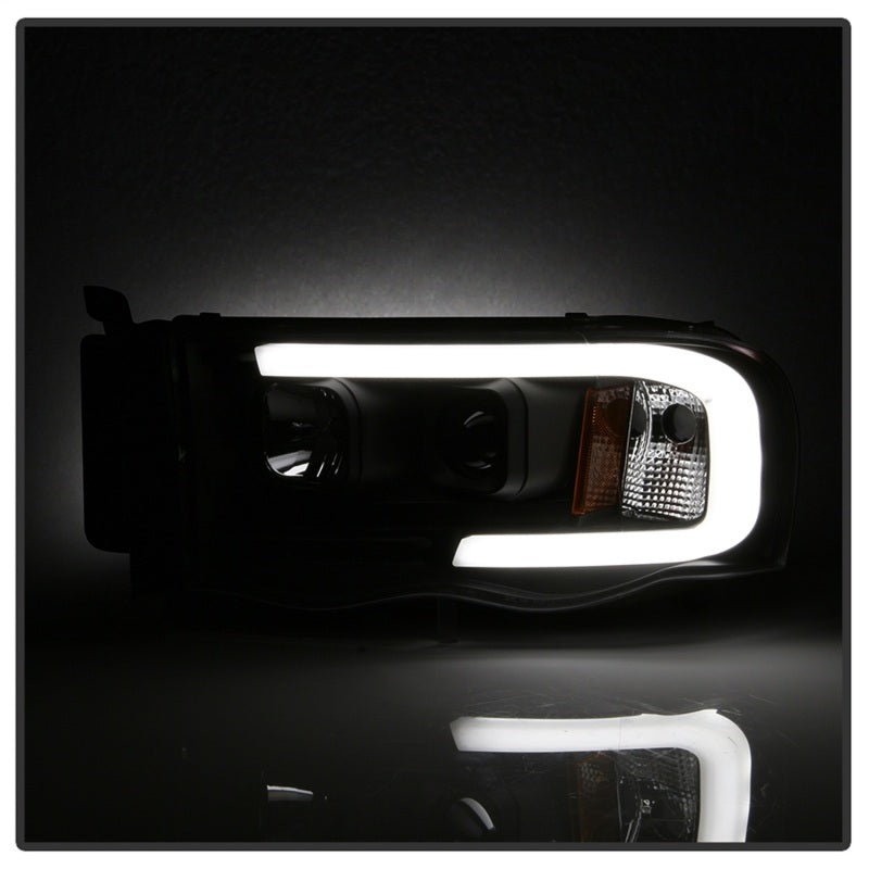 SPYDER 5084606 Spyder 02-05 Dodge RAM 1500 Light Bar Projector Headlights - Black (PRO-YD-DR02V2-LB-BK)