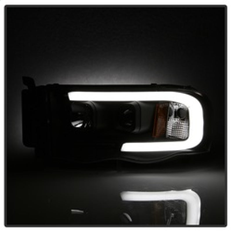 SPYDER 5084606 Spyder 02-05 Dodge RAM 1500 Light Bar Projector Headlights - Black (PRO-YD-DR02V2-LB-BK)