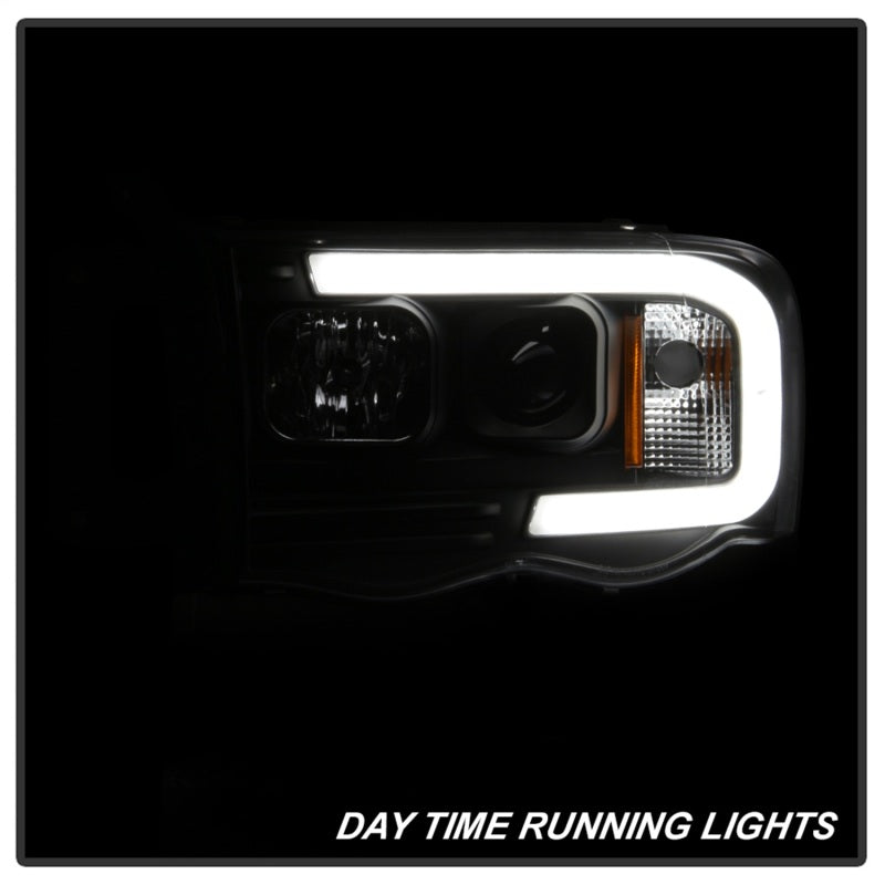 SPYDER 5084606 Spyder 02-05 Dodge RAM 1500 Light Bar Projector Headlights - Black (PRO-YD-DR02V2-LB-BK)