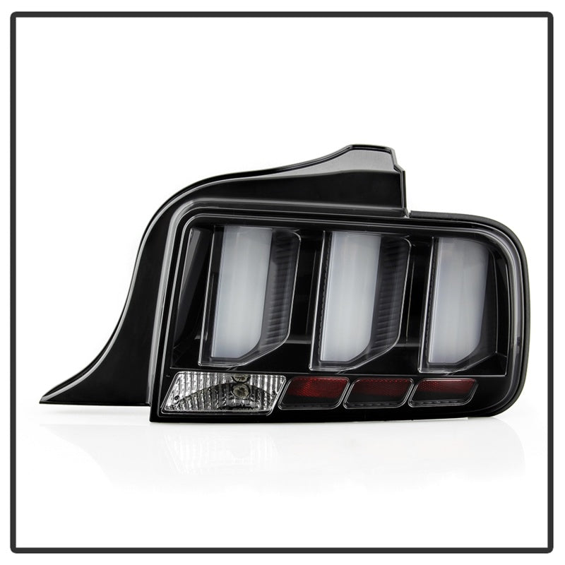 SPYDER 5086693 Spyder 05-09 Ford Mustang (White Light Bar) LED Tail Lights - Black ALT-YD-FM05V3-LED-BK