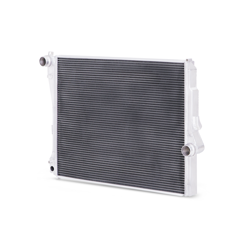 Mishimoto MMRAD-E46-323A 99-06 BMW 323i/323i/328i/330i w/ Auto Transmission Performance Aluminum Radiator