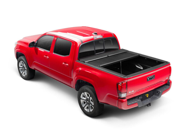 Roll-N-Lock LG530M 16-18 Toyota Tacoma Crew Cab SB 60-1/2in M-Series Retractable Tonneau Cover
