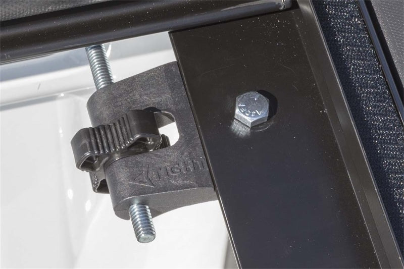 Access 91369 Vanish 15-19 Ford F-150 5ft 6in Bed Roll-Up Cover