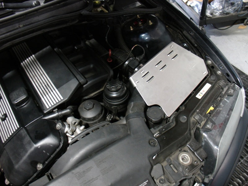 Injen SP1110WB 99-00 BMW 323i E46 2.5L/99-00 328 E46 2.8L/01-05 325 E46 2.5L Wrkl Blk Short RAM Intake w/MR