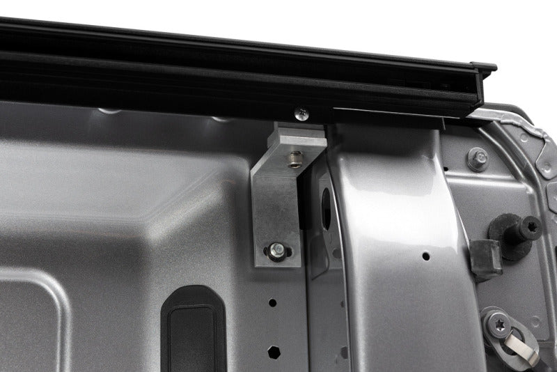 Roll-N-Lock LG401M 2019 RAM 1500 65-1/2in M-Series Retractable Tonneau Cover