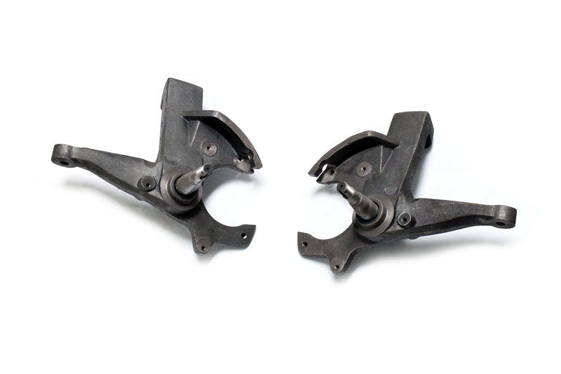 Maxtrac 100520H MaxTrac 92-98 GM C1500/2500 2WD Standard Cab 5/6 Lug 2in Front Lowering Spindles