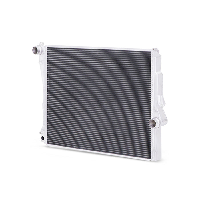 Mishimoto MMRAD-E46-323A 99-06 BMW 323i/323i/328i/330i w/ Auto Transmission Performance Aluminum Radiator