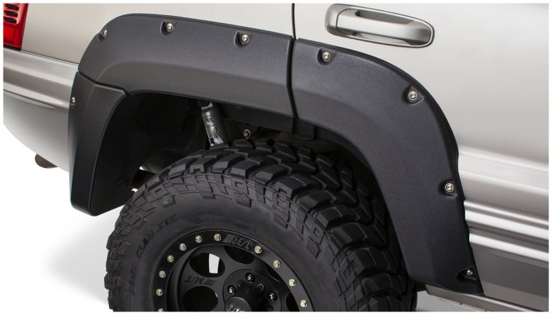 Bushwacker 10926-07 99-04 Jeep Grand Cherokee Cutout Style Flares 4pc - Black
