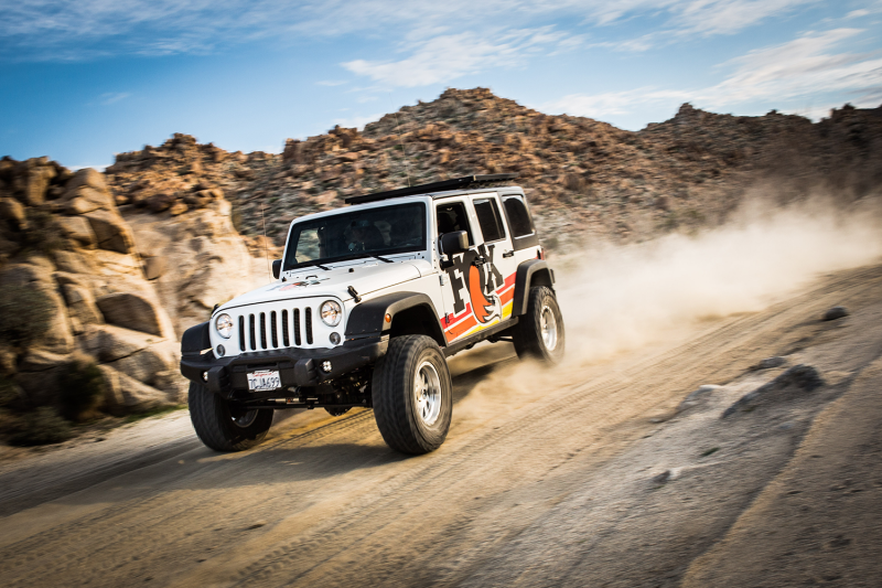 FOX 980-24-887 Fox 07+ Jeep JK 2.0 Performance Series 9.6in. Smooth Body IFP Front Shock (Alum) / 1.5-3.5in. Lift