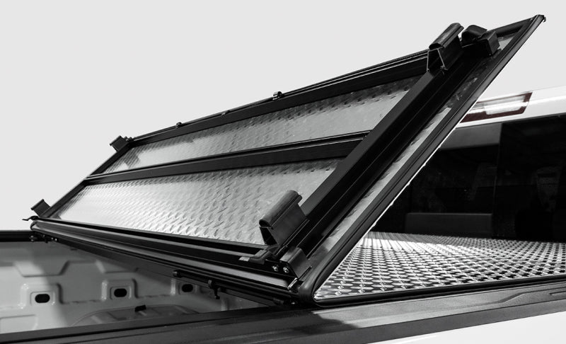 Access B1020039 LOMAX Tri-Fold Cover 15-19 Chevy / GMC Full Size 1500 / 2500 / 3500 6ft 6in Bed