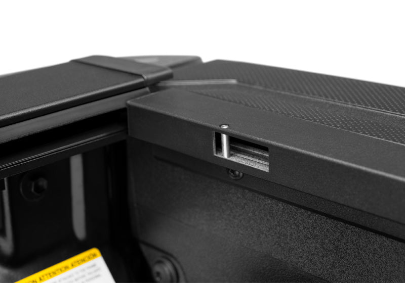 Roll-N-Lock LG531M 16-18 Toyota Tacoma Access Cab/Double Cab LB 73-11/16in M-Series Tonneau Cover