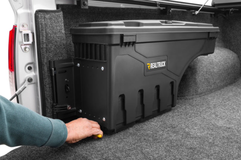 Undercover SC503D UnderCover 2022 Nissan Frontier Ext/Crew All Beds Drivers Side Swing Case - Black Smooth