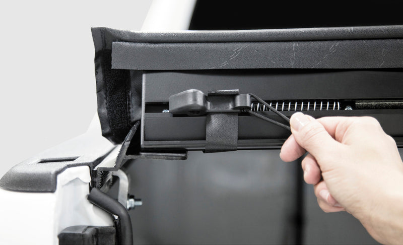 Access 32209 Literider 99-06 Chevy/GMC Full Size 6ft 6in Stepside Bed (Bolt On) Roll-Up Cover