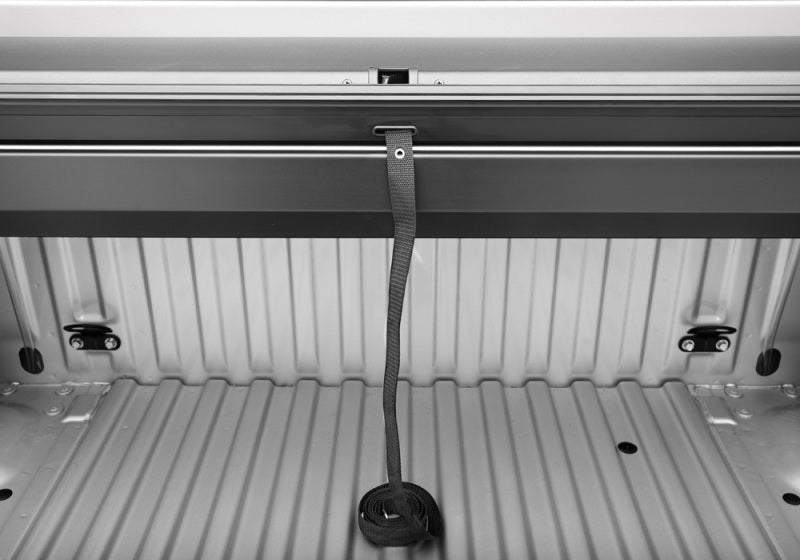 Roll-N-Lock LG845M 2022 Nissan Frontier Crew Cab (58.6in. Bed) M-Series Retractable Tonneau Cover