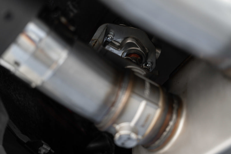 MBRP S72093CF 18-20 Ford Mustang GT 5.0 w/ Quad Tip Active Exhaust Cat Back Split Rear T304 w/ Carb Fib Tips
