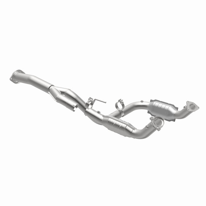 Magnaflow 21-252 MagnaFlow Conv Direct Fit 11-16 Chevrolet Silverado 2500HD/3500HD / GMC Sierra 2500HD/3500HD