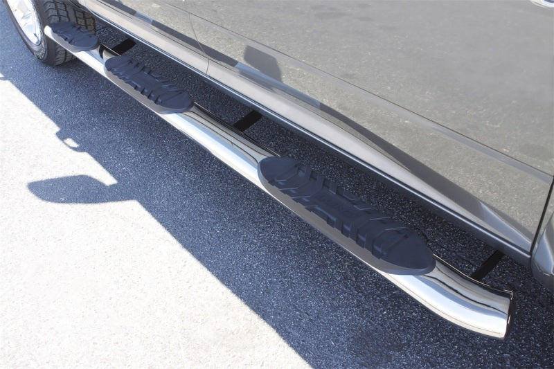 LUND 24497043 Lund 09-17 Dodge RAM 1500 Crew Cab (5.5ft. Bed) 5in. Oval WTW SS Nerf Bars - Polished