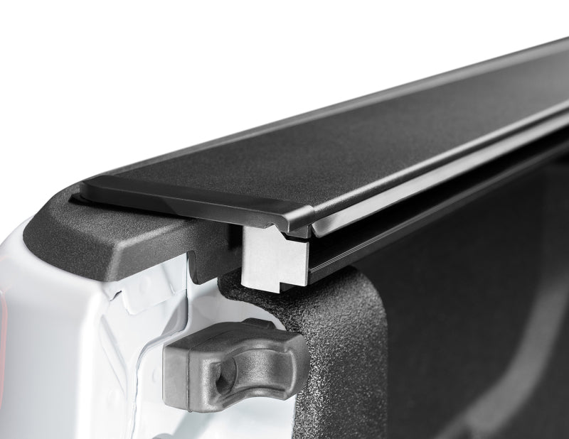 Roll-N-Lock LG495M 2020 Jeep Gladiator 5ft bed (w/ Trail Rail System) M-Series Retractable Tonneau Cover