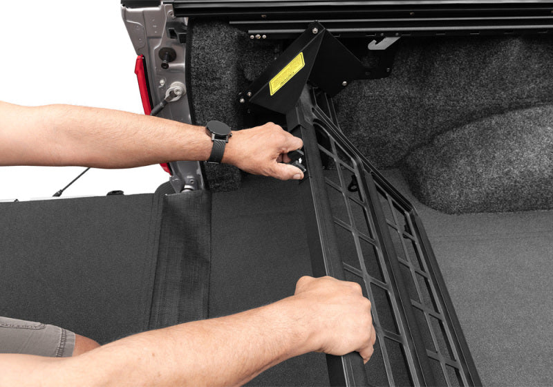 Roll-N-Lock CM151 17-19 Ford F-250/F-350 Super Duty SB 80-3/8in Cargo Manager