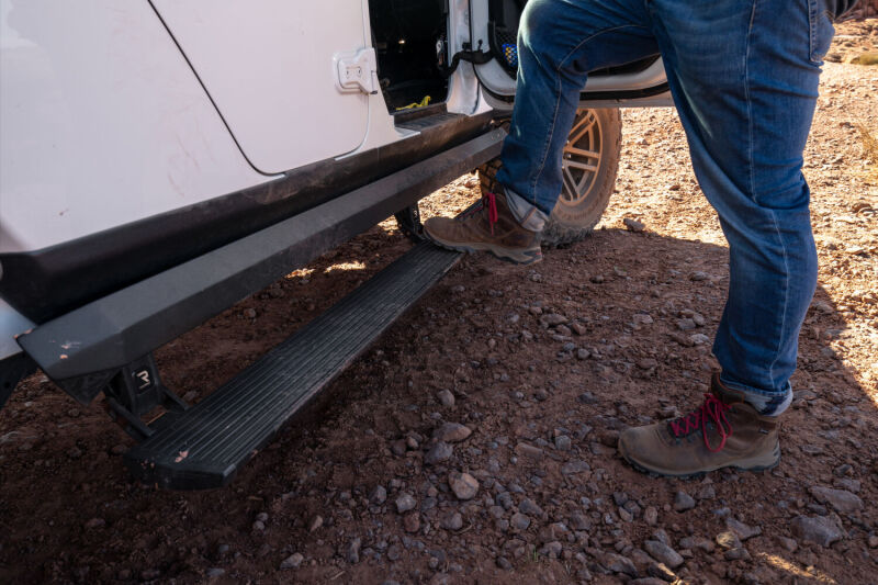 AMP Research 77135-01A 20-24 Jeep JT Gladiator (Launch/Overlnd/Rubicon/Sport/Sport S) PowerStep XL - Black