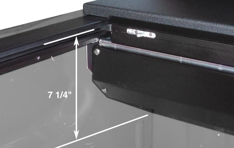 Roll-N-Lock LG447M 09-17 Dodge RAM 1500 XSB 67in M-Series Retractable Tonneau Cover