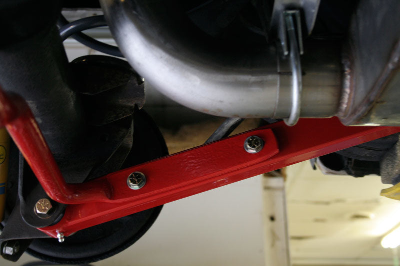 UMI Performance 4034-R 64-72 GM A-Body 1in Solid CrMo Rear Sway Bar