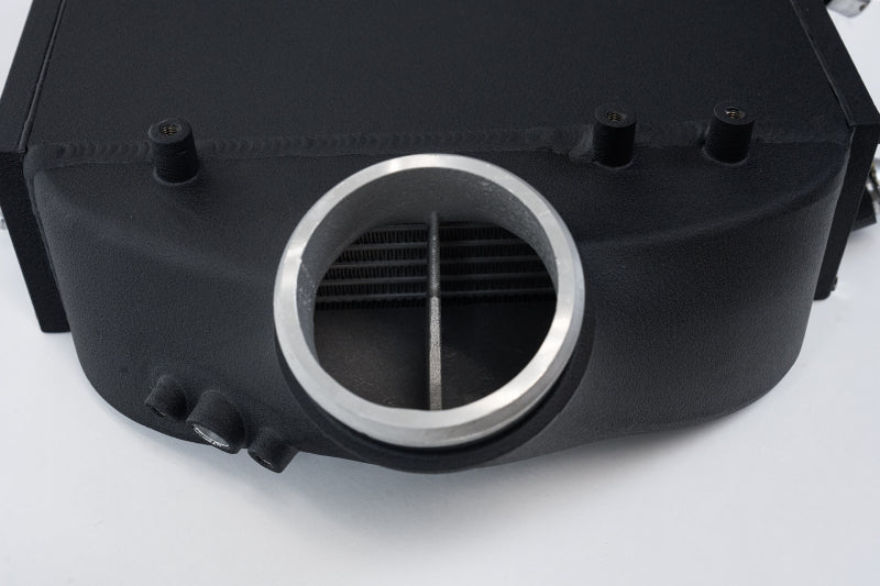 CSF 8082 2014+ BMW M3/M4 (F8X) Top Mount Charge-Air-Cooler - Crinkle Black