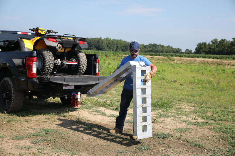 GEN-Y Hitch GH-102595-1 Gen-Y Heavy-Duty 8ft Aluminum Foldable Loading Ramps 15in x 96in 3K Capacity - Single