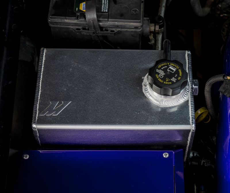 Mishimoto MMRT-DMAX-01MWBK 01-07 Chevy/GMC 6.6L Duramax Degas Tank - Black